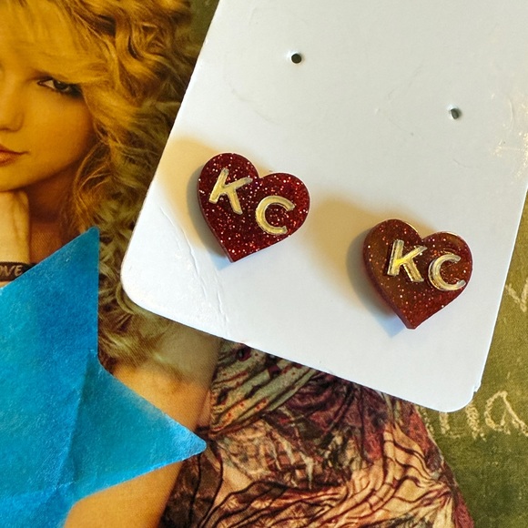 Kansas City Chiefs Earrings KC Heart Studs Sparkly Football Outfit Accessories - Picture 8 of 8